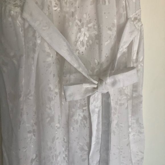 SOLD! Vintage romantic Barbizon maxi bridal nightgown - Picture 6 of 10